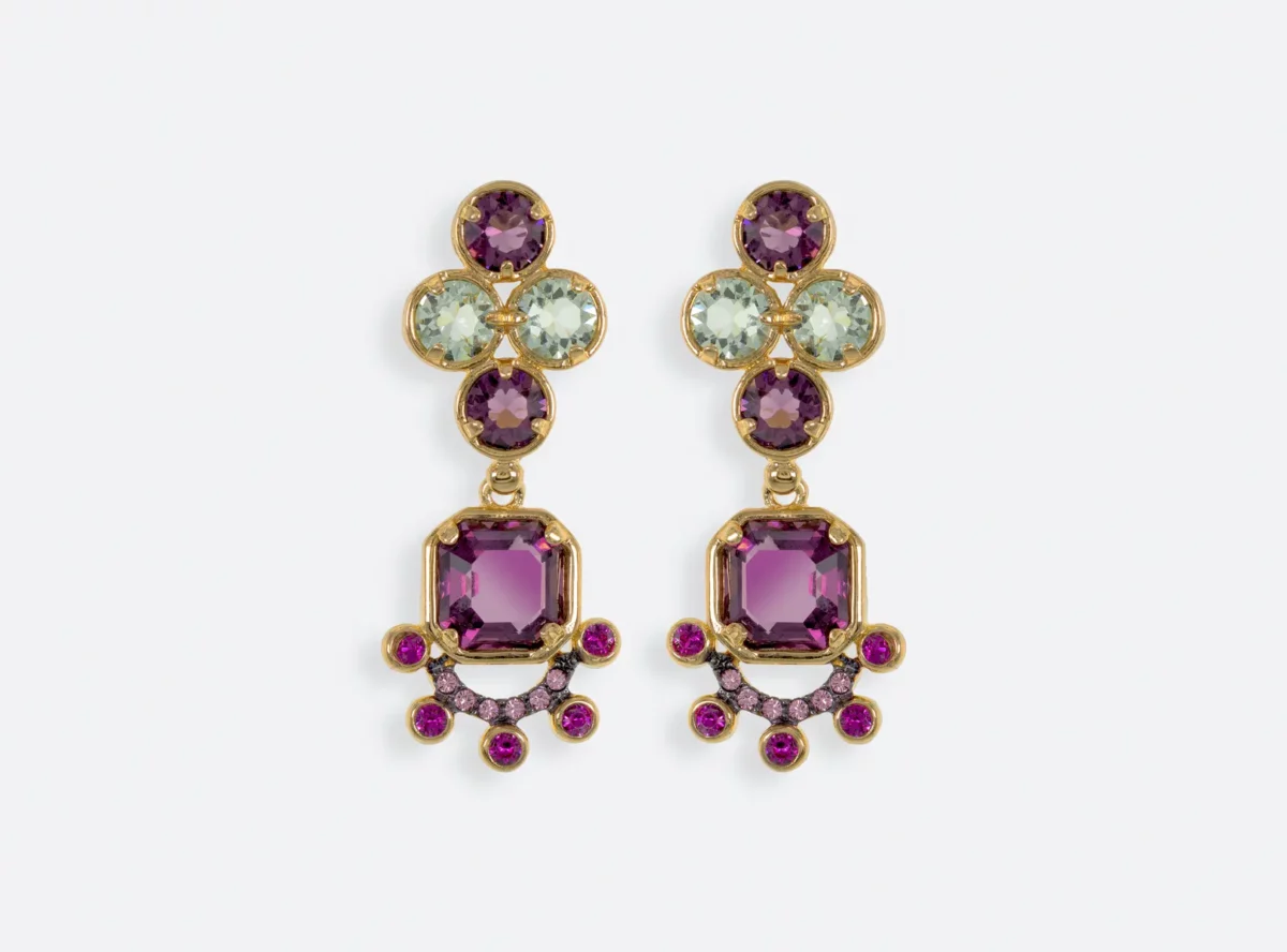 ref_-4990-.webp